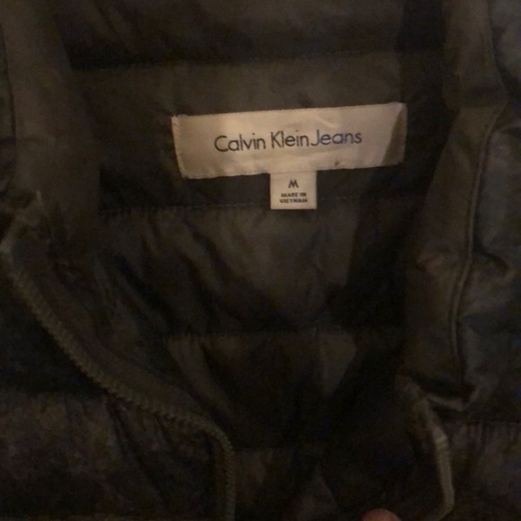 Too small - Picture 2 of 3